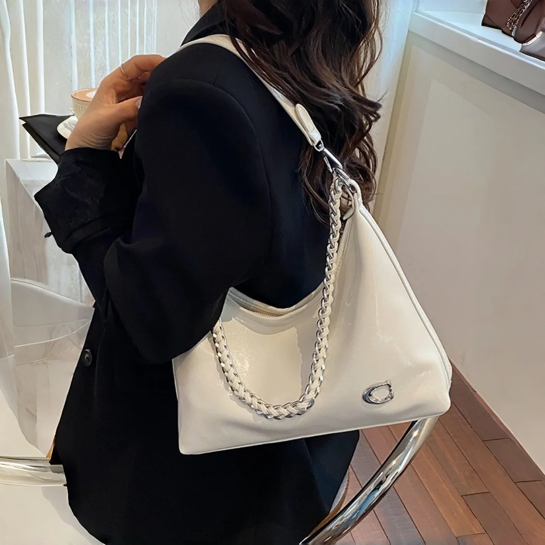 2026 New Portable French Waxed One-shoulder Bucket Diagonal Across The Armpit Female Large-capacity Bag Joker