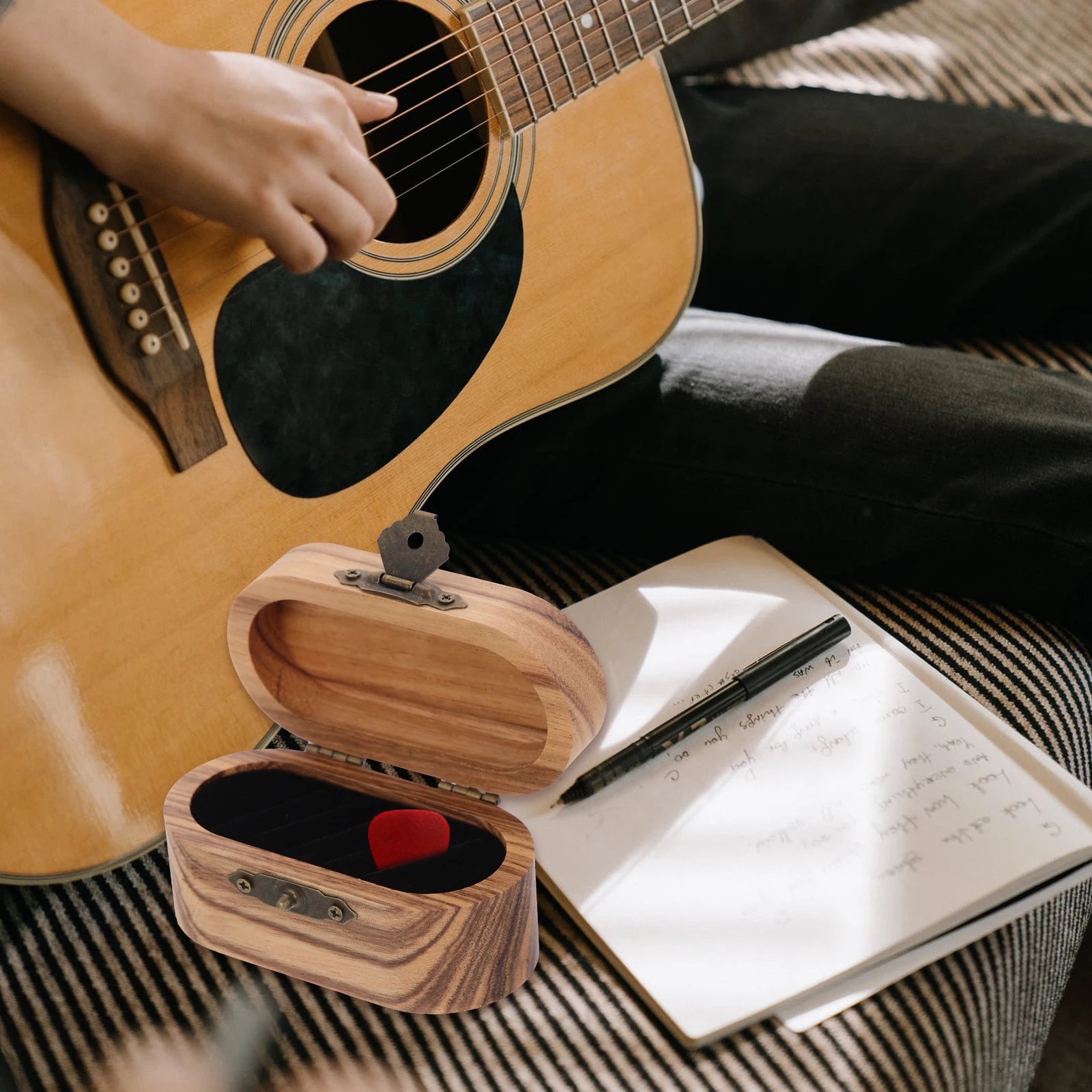 

Wooden Display Case for Guitar Picks Retro Storage Box Holder Plectrum Organizer Vintage Style