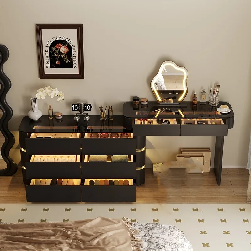 غرفة نوم من الخشب الصلب، بسيطة وحديثة، سرير رياح كريمي صغير، طاولة مكياج، صدر مدمج