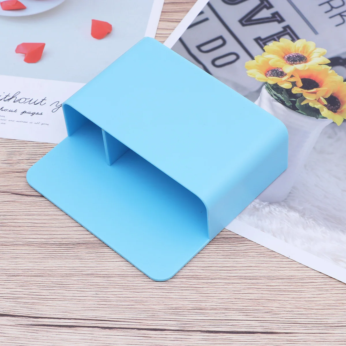 

Desk Organizer Magnetic Stationery Storage Box Sky-Blue for Pencil Marker Chalk Pen Whiteboard Blackboard Refrigerator