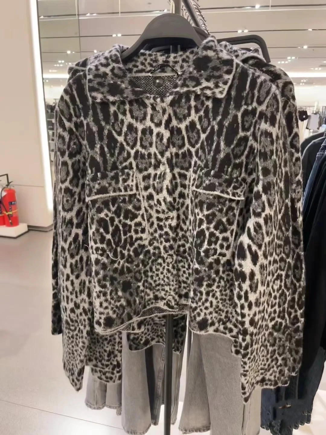 

Spring Autumn 2025 Women's High-End Knitted Jaet Coat Leopard Print Tassel Long Sve Loose Fit ort Outerwear