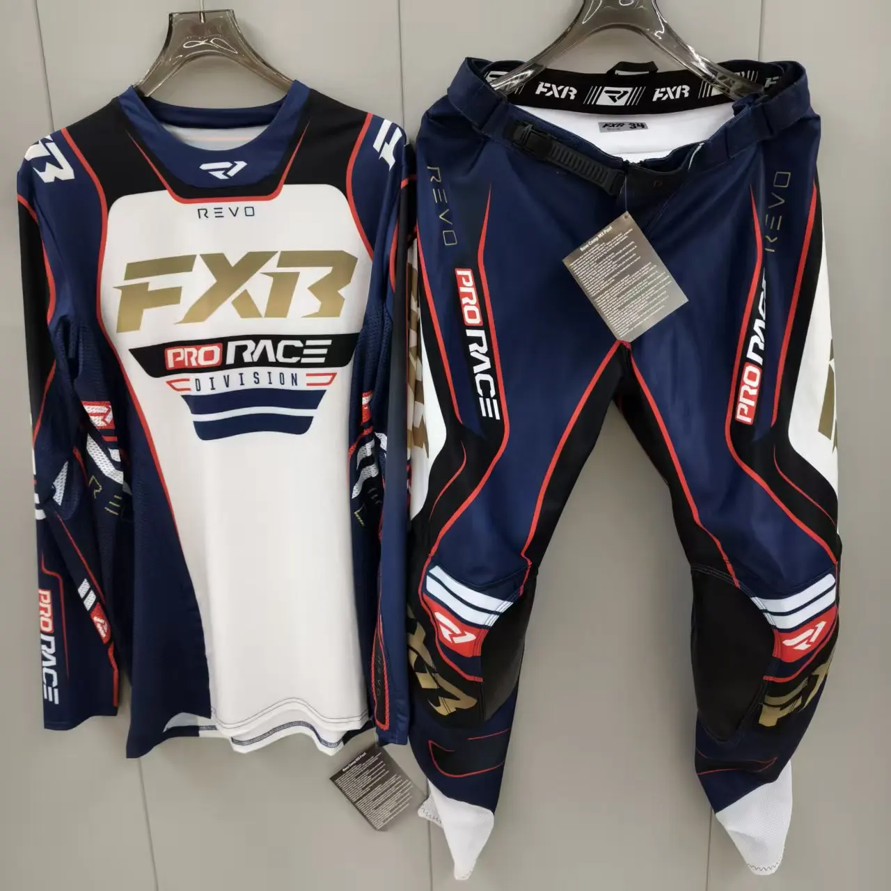 Thumbnail 2 - #82 Latest Motorcycle Suits Offers