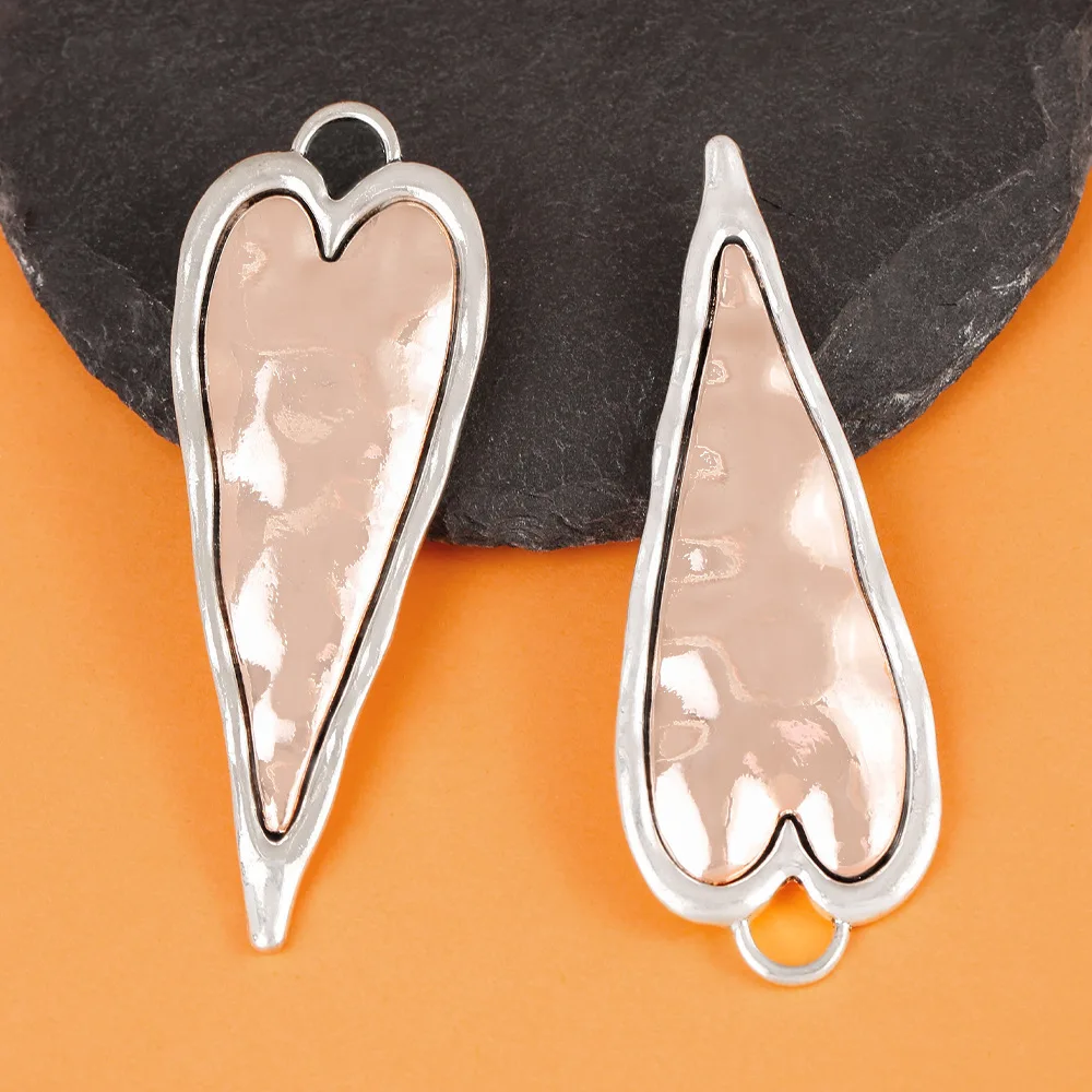 Elegant and niche high-end alloy DIY jewelry accessories, heart-shaped ornaments, sweater chains, beach chains, personalized