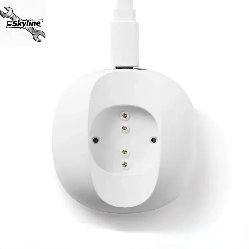 Universal White Cha…