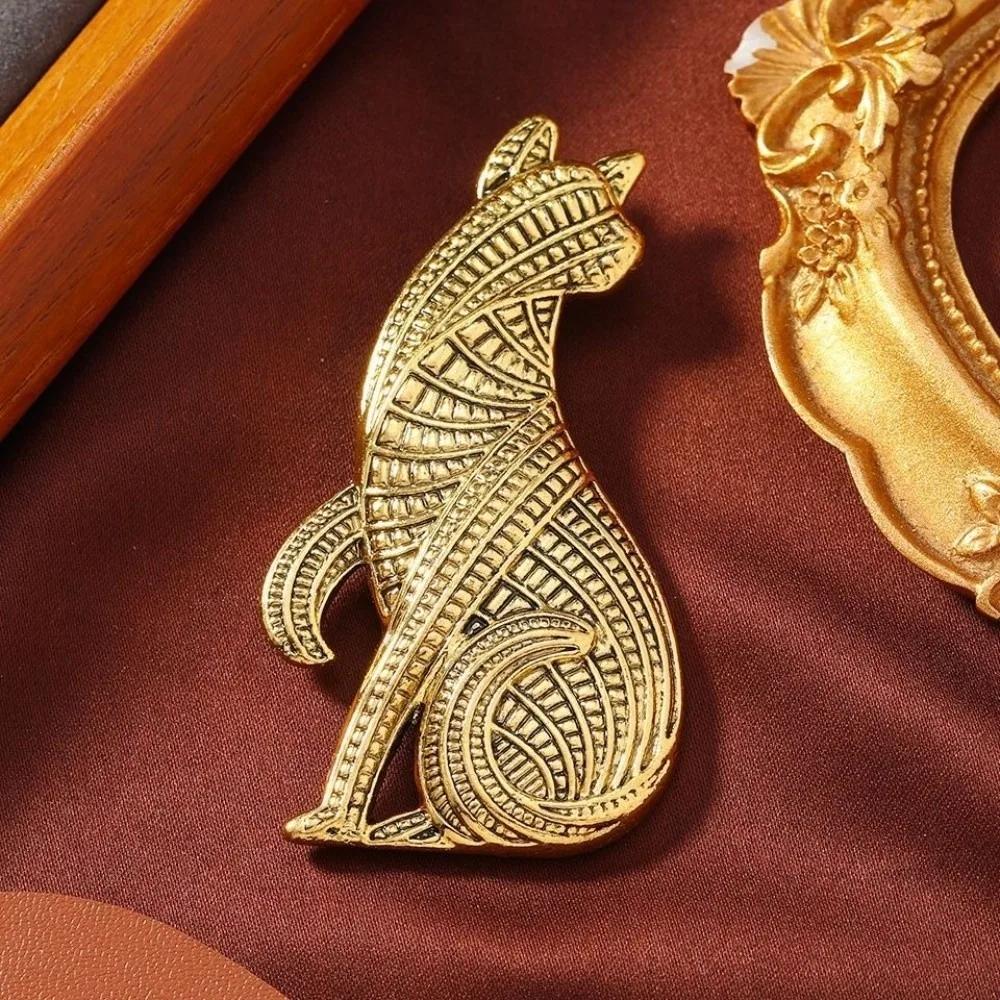 Elegant Running Horse Brooches Antique Finish Gold Silver Alloy Animal Brooch Abstracted Charm Vintage Leopard Pin Portable