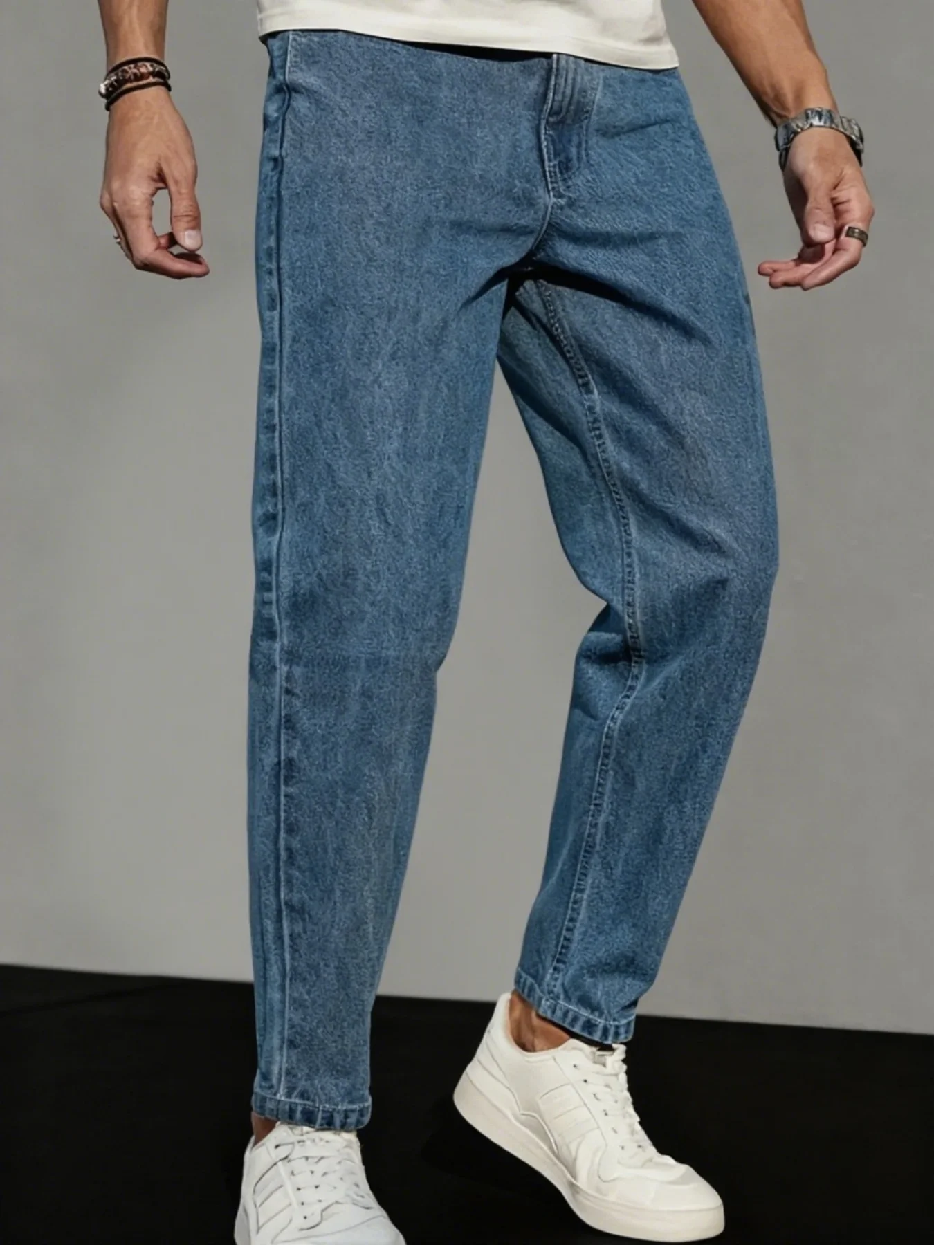 

Мужские винтажные джинсы прямого кроя из синего потертого денима с пятью карманами и комфортом из эко-хлопка со средней посадкой