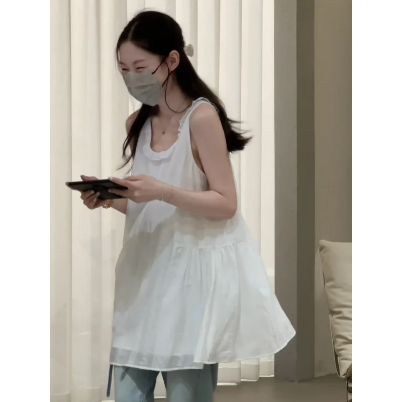 

Parkyeon Summer New Floral Embroidery Sleeveless Dress And Loose Jeans Set Sweetened by Wood Grain Ruffle Design Casual Style