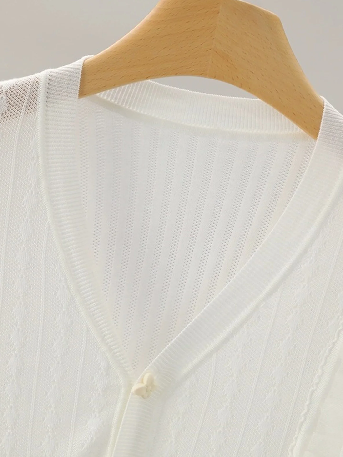 Jedwabny sweter z dzianiny z dekoltem w serek, zapinany na jeden guzik, modny, uniwersalny damski top, koreański styl, luźny krój, kardigan.