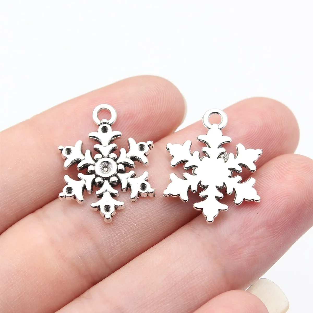 20pcs 22x17mm Antique Silver Color Snowflake Charms Pendant Hand Crafts Findings