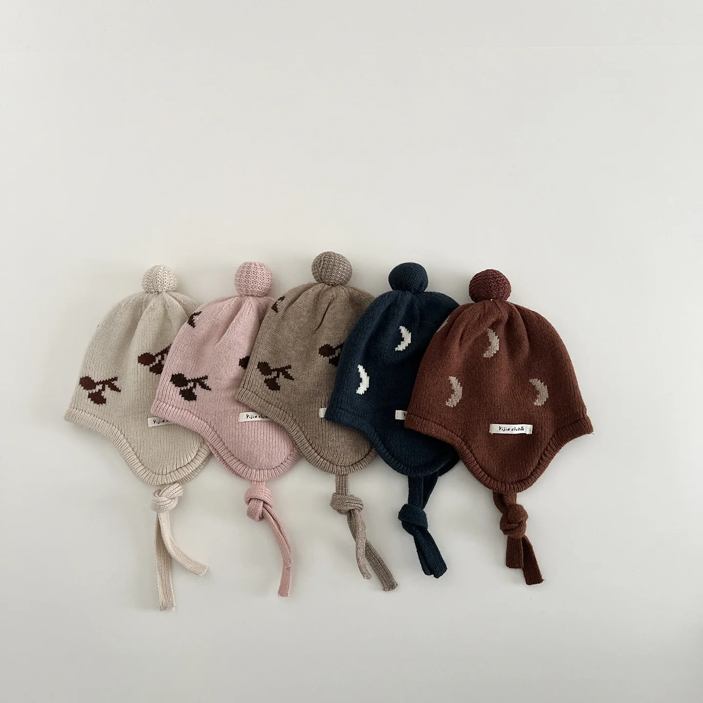 

Детская вязаная шапка, новинка 2025 года, зимние детские шапки, вязаные теплые детские ветрозащитные шапки для защиты ушей