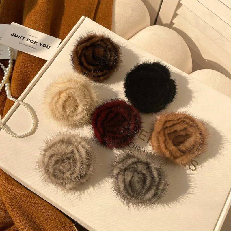 

Real Mink Fur Rose Brooch High-end Feminine Accessory Winter Fashion Clothing Decoration Fur Flower Brooch Exquisite Rose Chestt