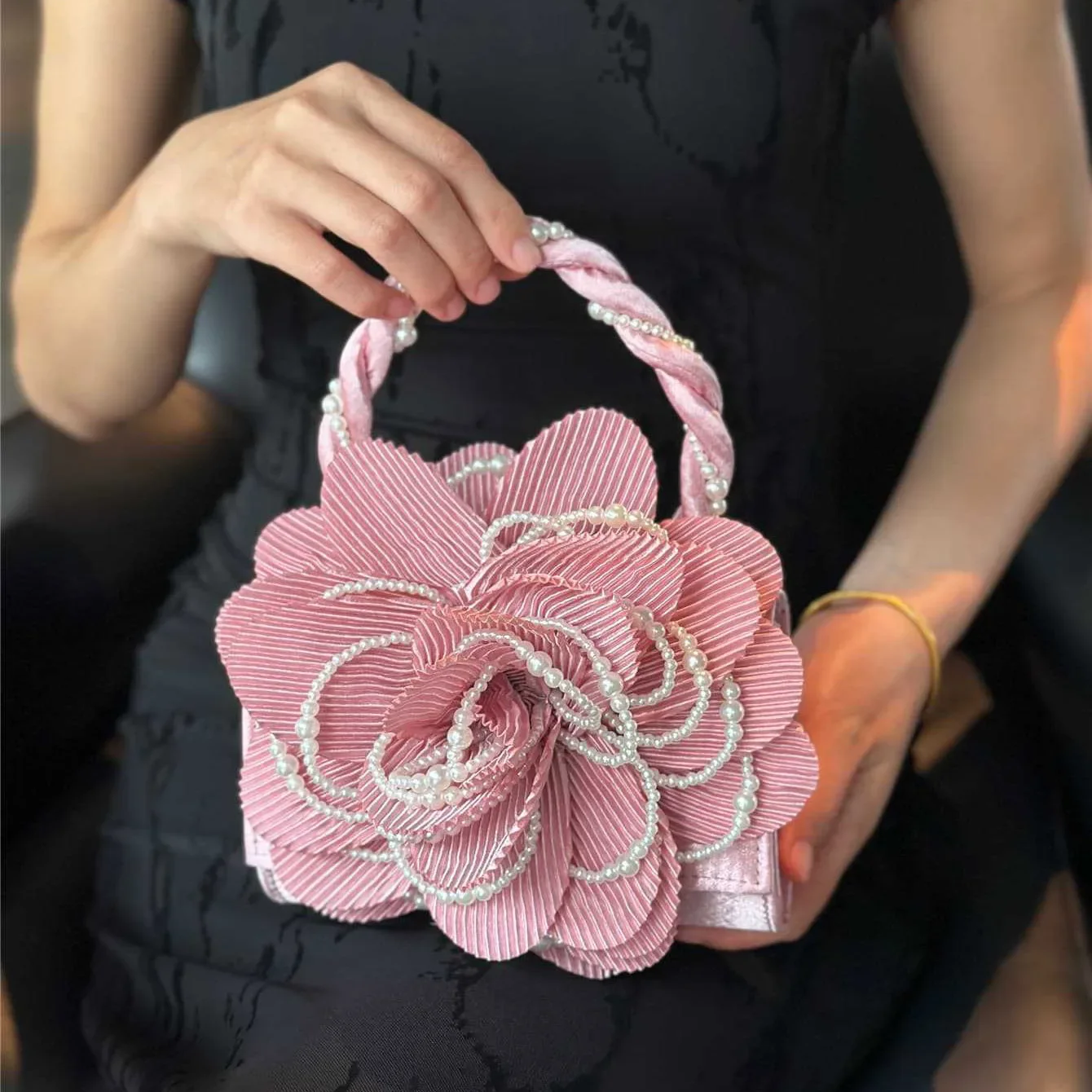 

Vintage Pearl Flower Evening Bag For Women Fashion Elegant Appliques Handbags French Luxury Design Lady Banquet Bags