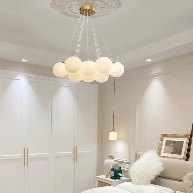 Imagem -04 - Bola de Vidro Pingente Estilo Francês Lâmpada do Teto Moderno Droplight Minimalista Lanterna de Feijão Mágico Lustre Estilo Ins para Casa