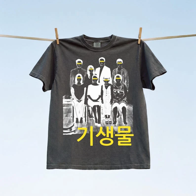Korean Movie Poster T-Shirt – Grunge-Style *Parasite* Family Portrait Graphic Tee  Unisex Streetwear Shirt  y2k top