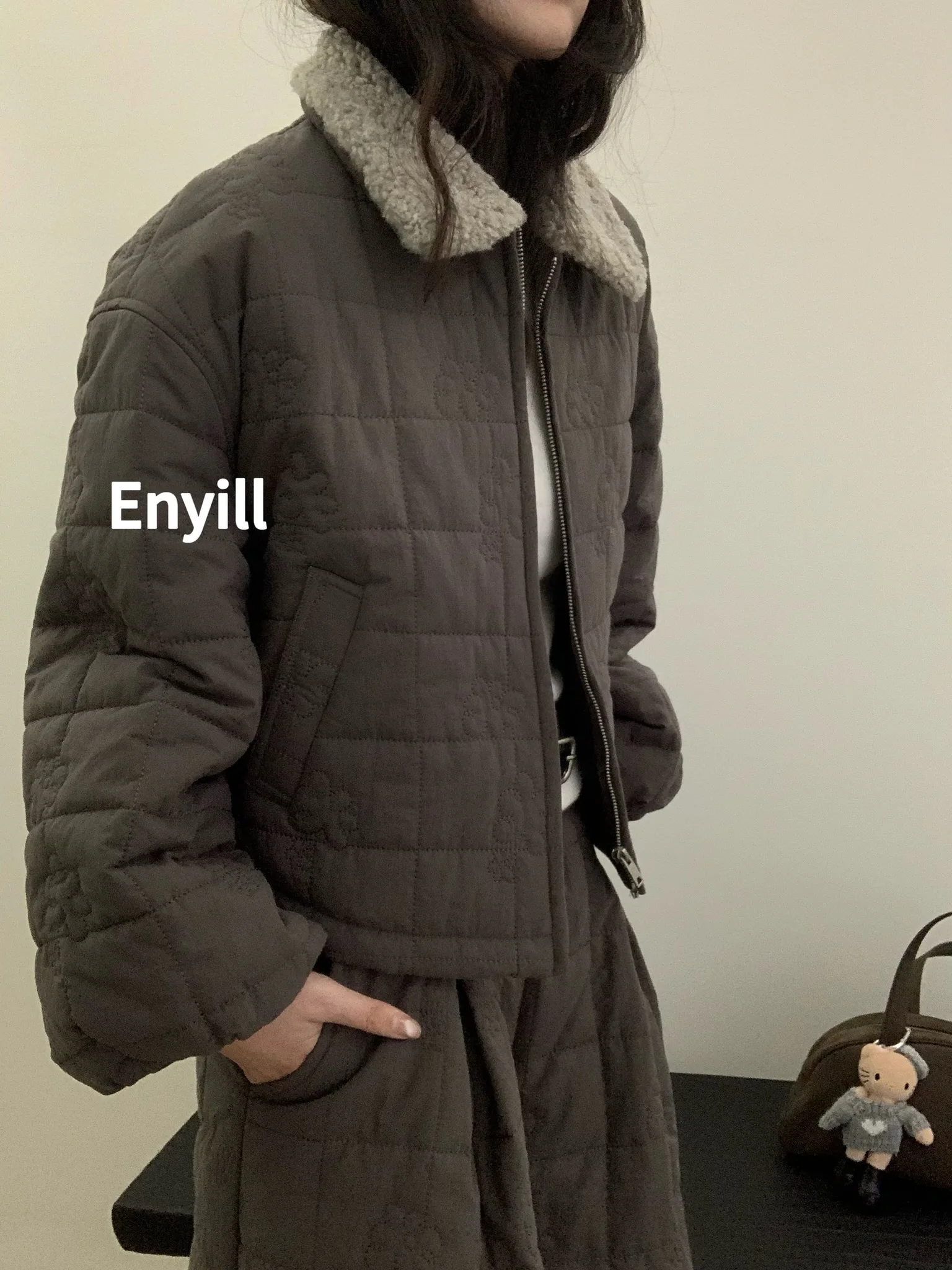 

Пальто женское демисезонное свободного кроя с воротником из овечьей шерсти, вышивкой в виде цветов, на молнии, с длинными рукавами, из хлопка