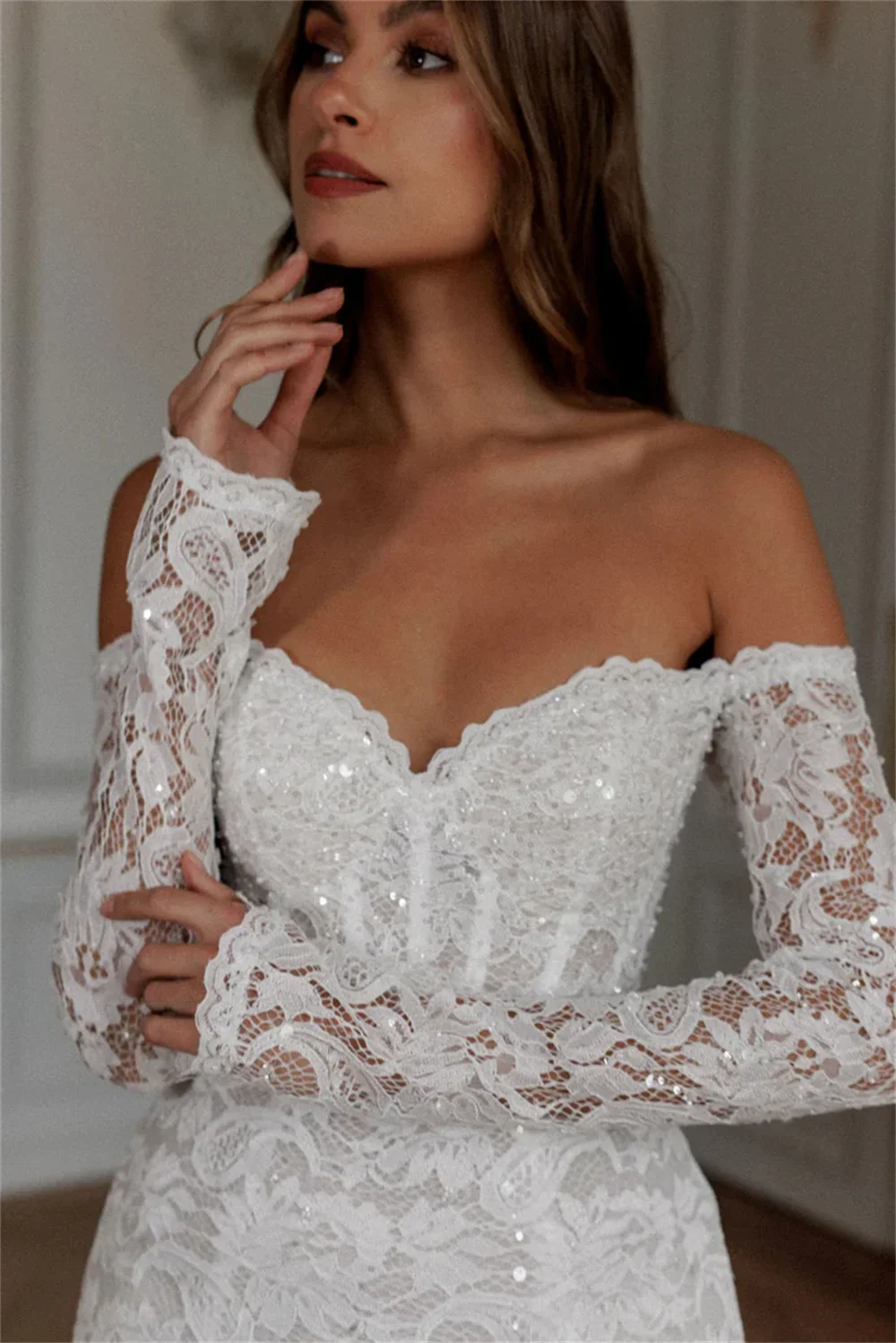 Abiti da sposa corti/mini sexy con spalle scoperte maniche lunghe in pizzo applique su misura bianchi formali da sposa 2024