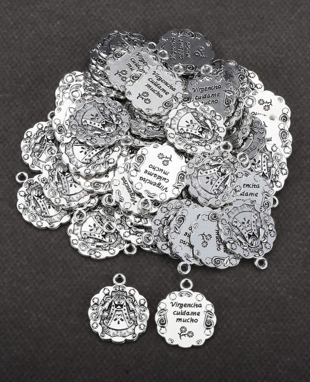 Diyalo 20 Stück religiöse Virgencha Cuidame Mucho Floral Our Lady Anhänger Charms für DIY religiöse Andenken Schmuckherstellung Teile – Detail 3