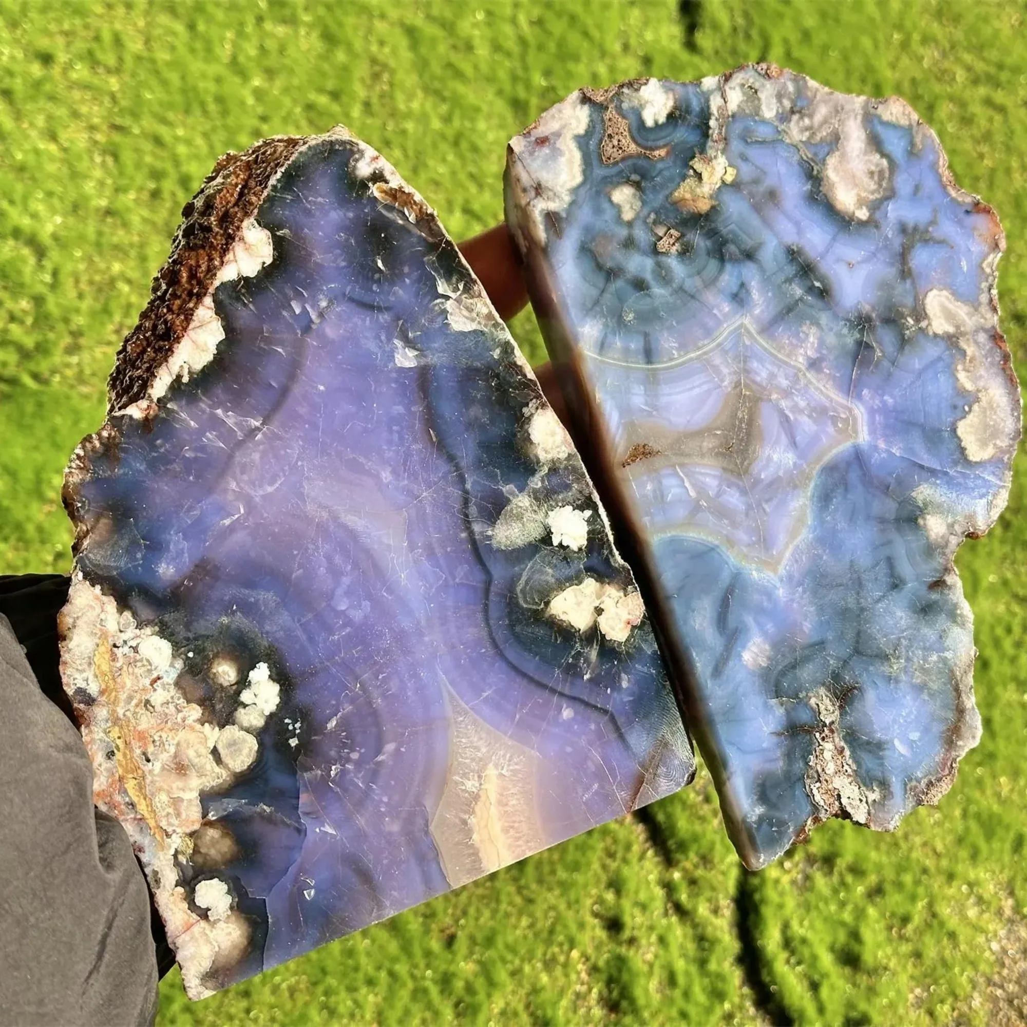 1pc CRYSTALHOLA Bohemian Blue Flower Agate Slice - Crystal Slab with Deep Blue & Beige Marbled Cherry Blossom Patterns