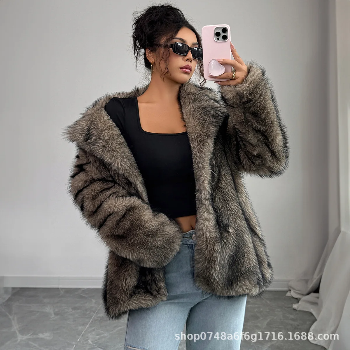 

Elegant Faux Fur Collar Covered Button Long-Sleeve Coat 2025 Women's winter coat solid turn-down collar office lady Outerwear