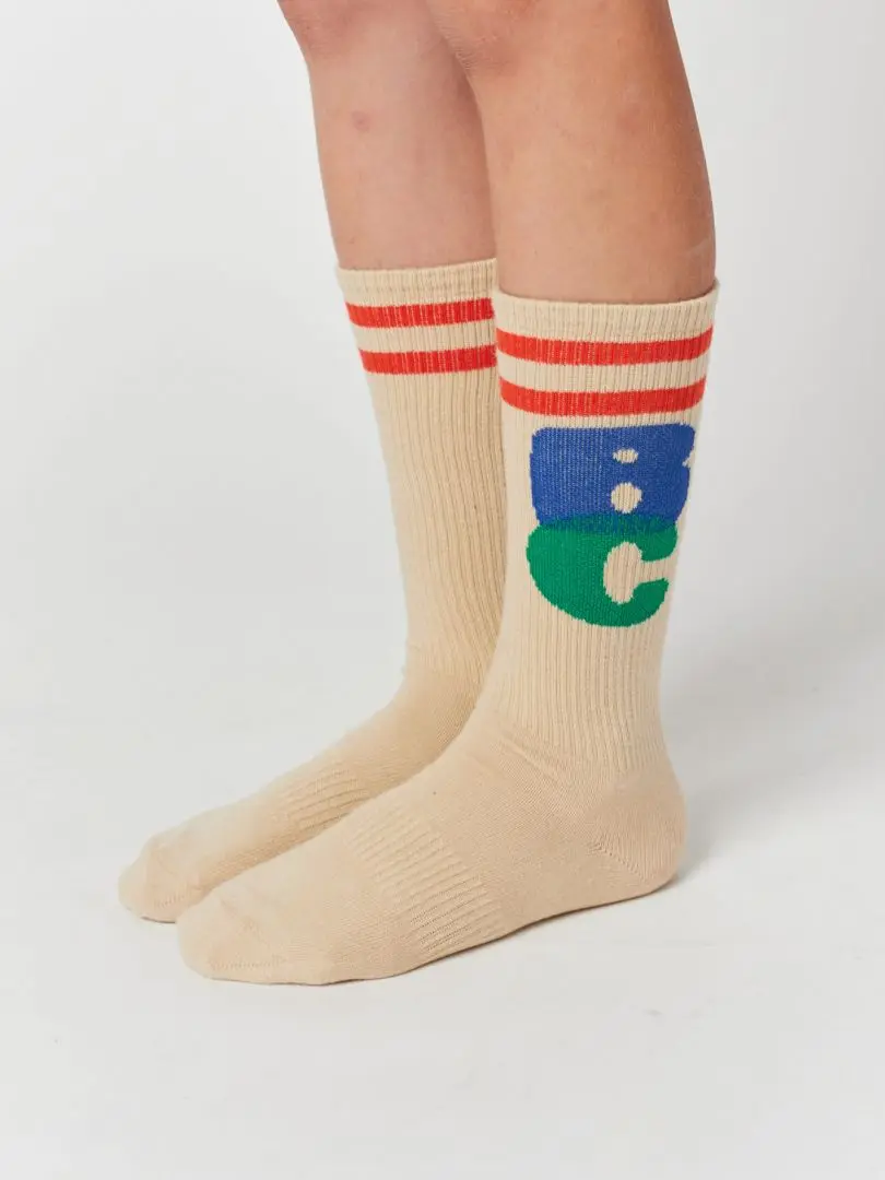 2024 ins hot sale Herbst/Winter Jungen und Mädchen koreanische süße vielseitige Kontrast Brief Kinder socken