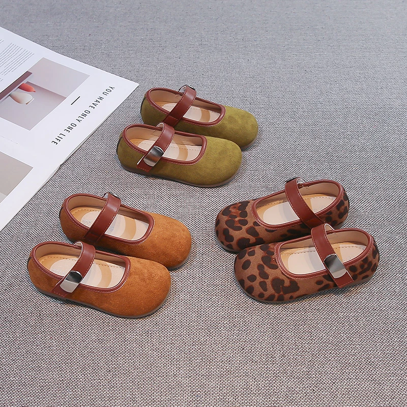 Kids Flat Shoes Round Toes Chic Girls Leather Shoes Metal Decoration 2026 Brand New Children Princess Shoes Soft Bottom