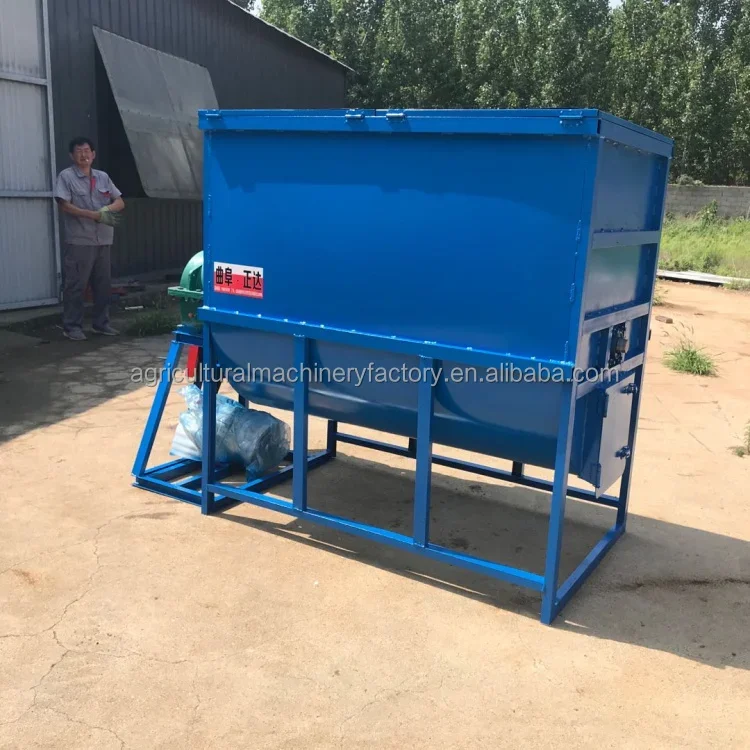 Cattle breeding mixer with motor 3 cubic automatic mixing machine Fresh grass feed mixer