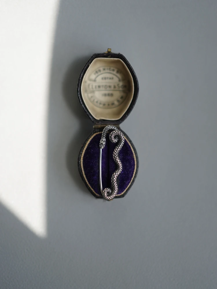 

Original Design 925 Pure Silver Pin Wrapped Snake Planet Simple Unique Personality Silver Jewelry Lotus Eternal Life