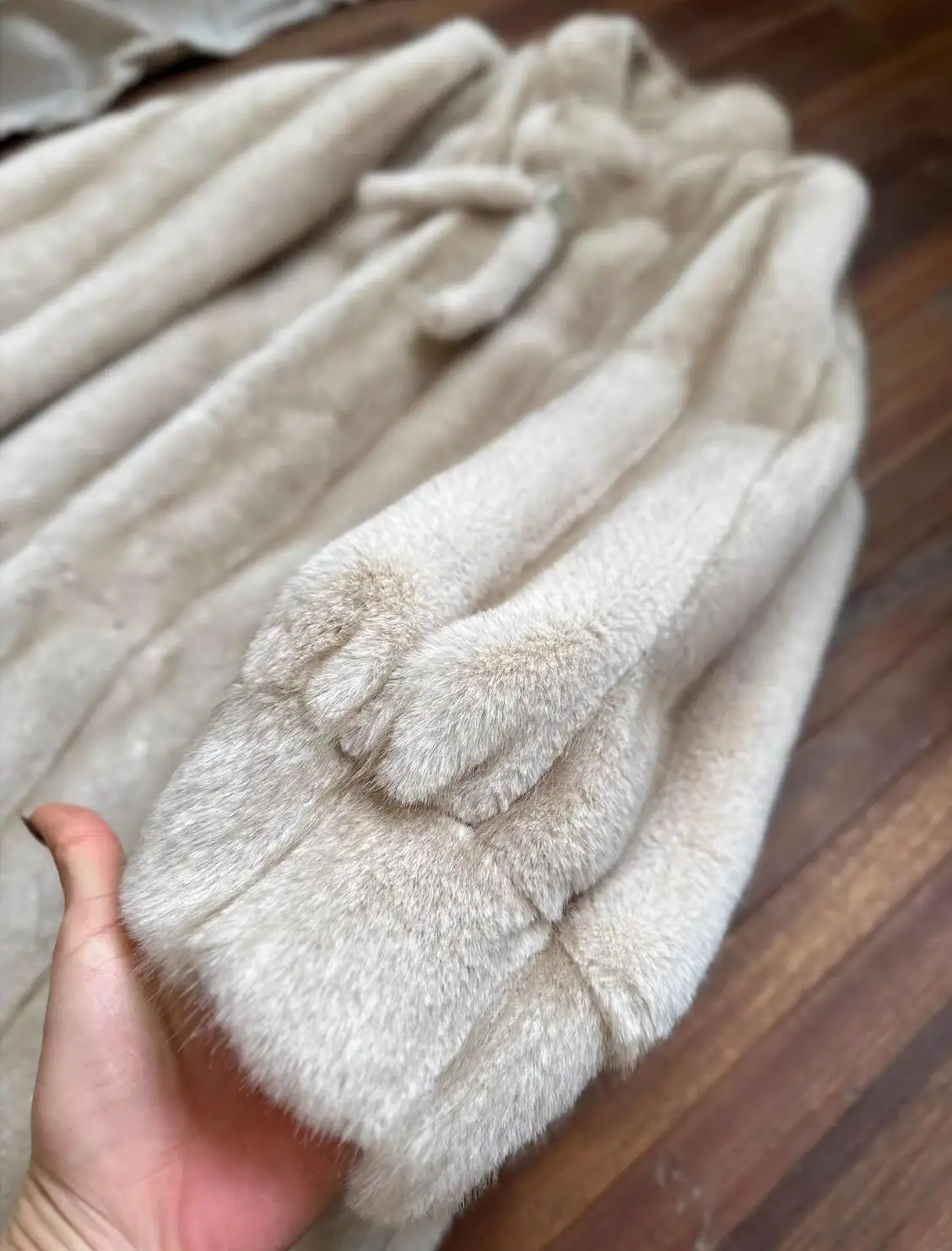 New Winter Embossing Stripes Line Pattern Faux Mink Fur Coat CHIC Women Stand Collar Long Lantern Sleeve Midi Outerwear Warm