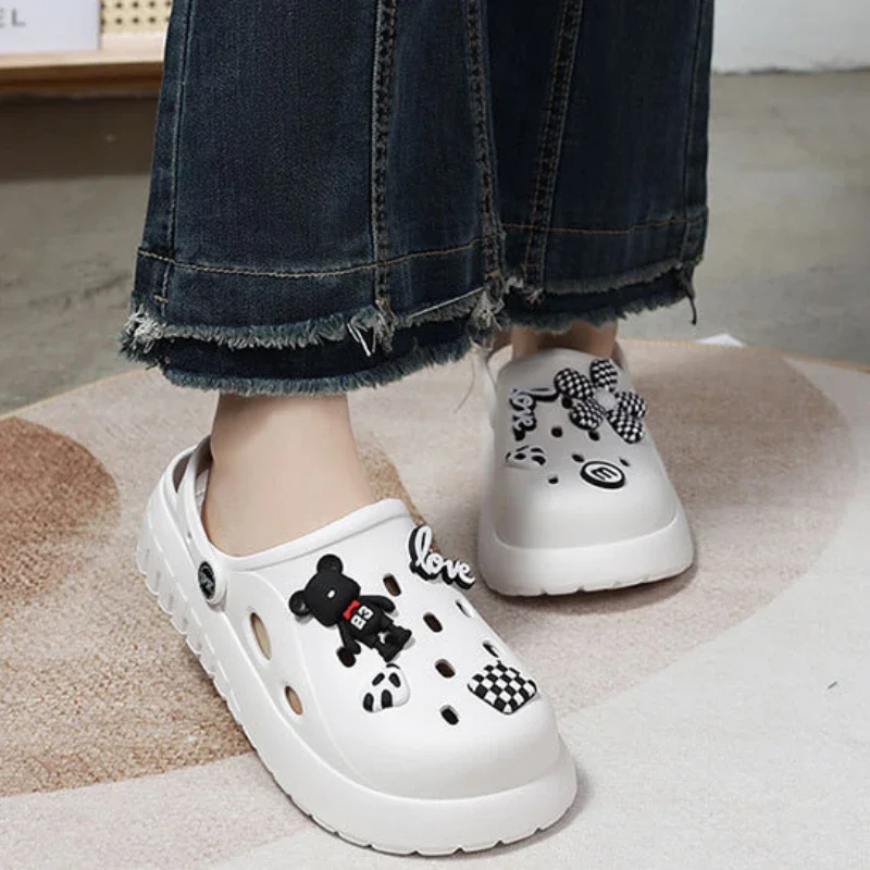 Women Cartoon Clogs 2024 New Arrival Fashion DIY Sandals Simple Comfortable Slippers Stylish Outdoor Beach Slides