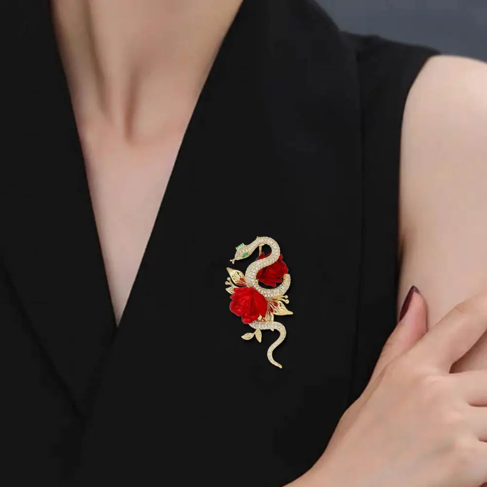 Snake Brooch Elegant Rhinestone Snake Shape Brooch with Rose Flower Decor Stylish Sweater Hat Bag Accessory for Wear Parties