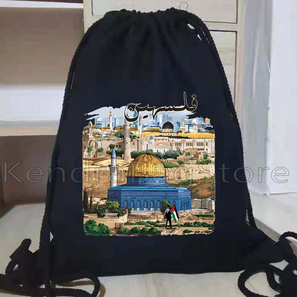 Calligrafia araba Kufiya Regali gratuiti Zaino con coulisse Zaino da palestra sportivo Zaino da calcio Keffiyeh Zaino da palestra pallido-stino