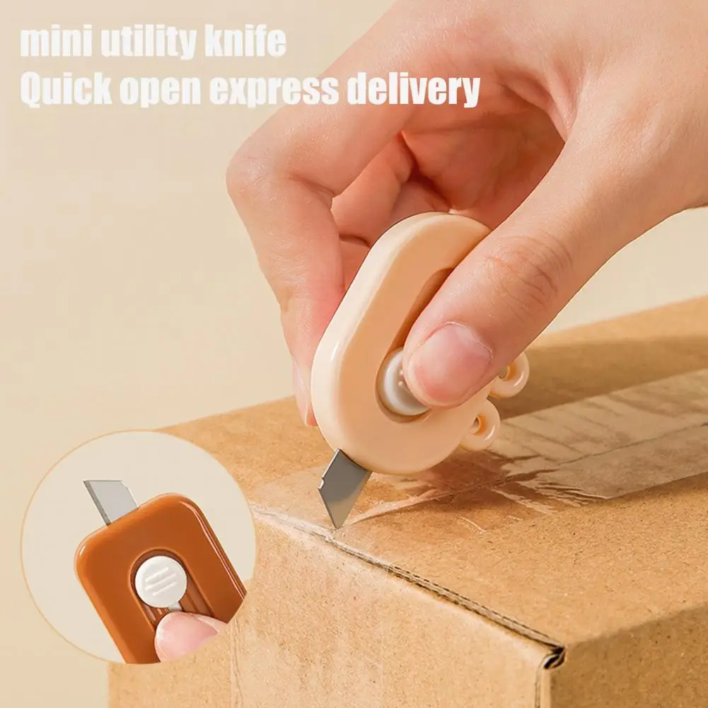 Refrigerator Magnet Knife Safety Retractable Knife Automatic Retractable Box Cutter Keychain Mini Safety for Package for Home