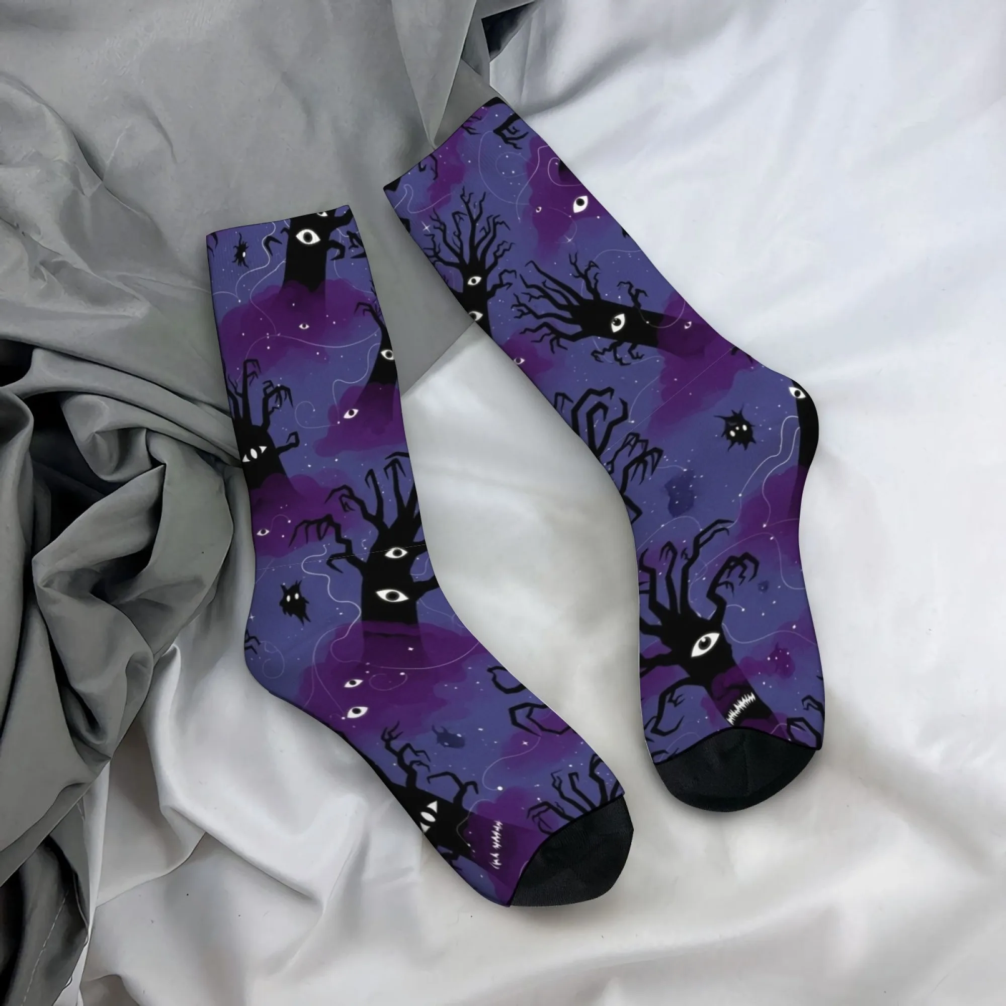 

Retro-style eerie tree eye print men's socks, comfortable, breathable, non-slip, casual socks, novel and fun party/holiday gift.