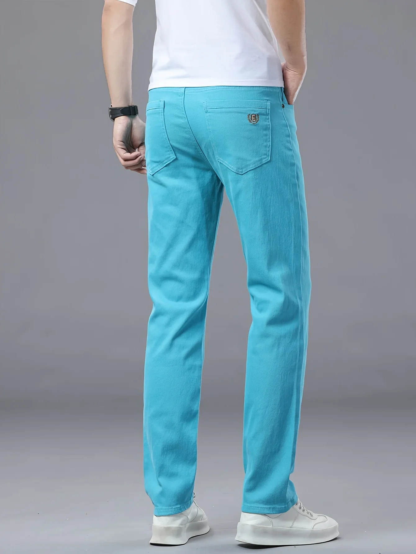 جينز أزرق فاخر خفيف للرجال من قماش الدنيم المستقيم النحيف ومتعدد الاستخدامات