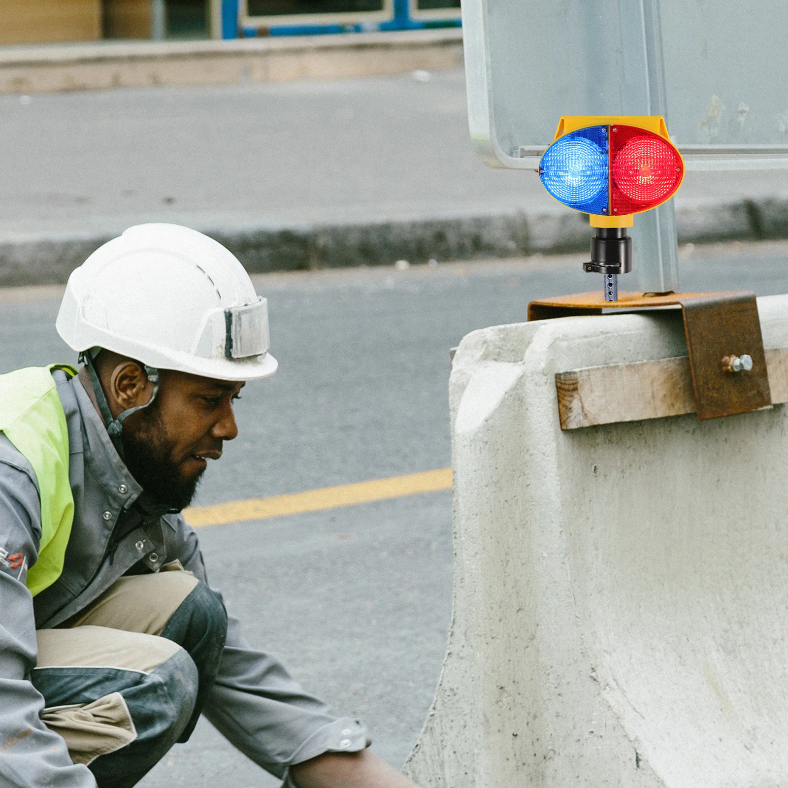 Solar Powered Barricade Warning Light High Brightness Flashing Road Safety Lamp for Construction Zones Outdoor Traffic Emergency