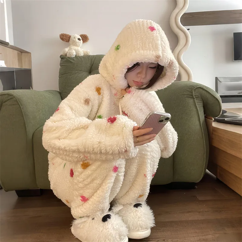 

Girl's Pajamas Polka Dot Coral Fleece Hooded Homewear Thickened Keep Warm Autumn Winter Nightgown Women's Comfortable Sleepcoat