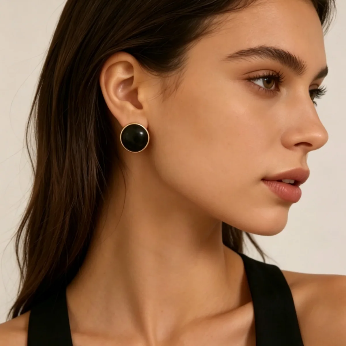 Stylish and simple new commuter versatile black pearl earrings light luxury temperament expensive jewelry wholesale