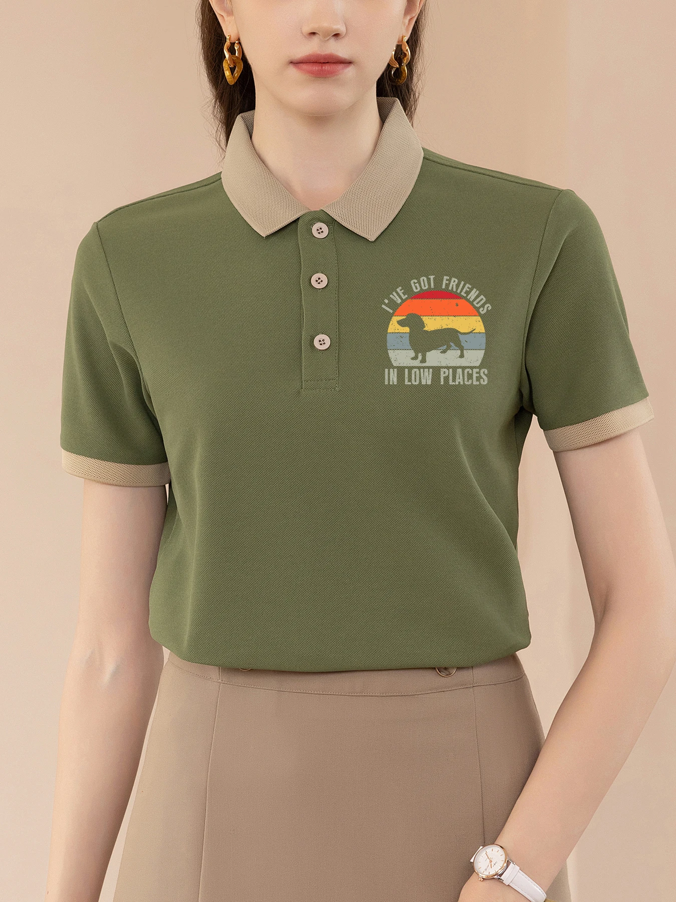 Camiseta Polo con estampado de perros de dibujos animados I'Ve Got Friends In Low Places para mujer, camiseta de manga corta con solapa de Hip Hop que combina con todo en contraste