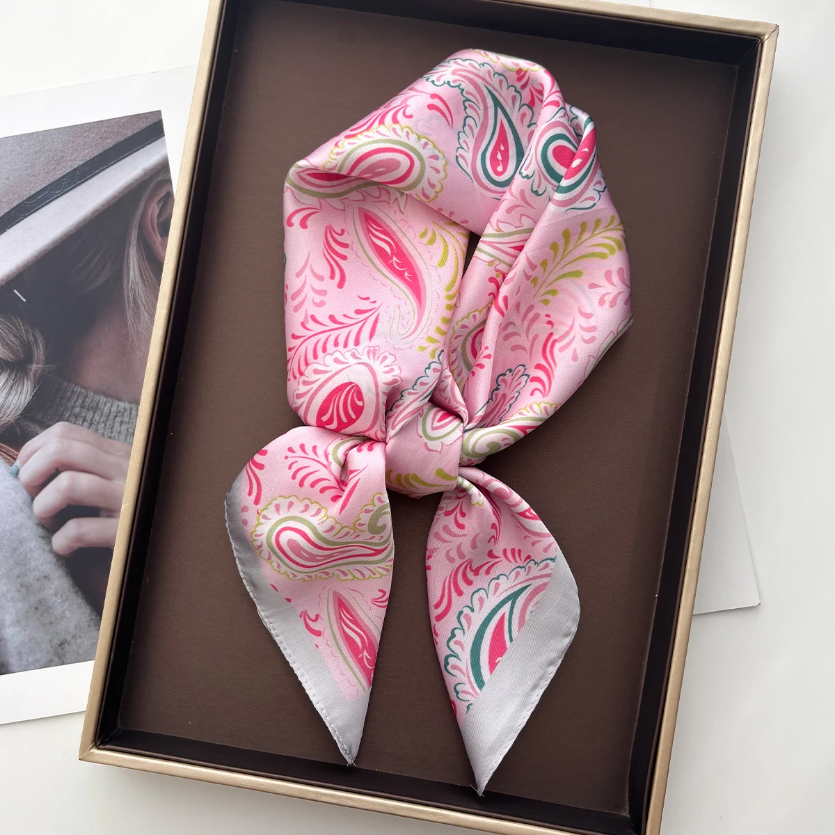 

Женский квадратный шарф с узором пейсли, шелковый шейный платок с имитацией цветочного принта, бандана, женская шаль, шарфы, повязка на голову, галстуки