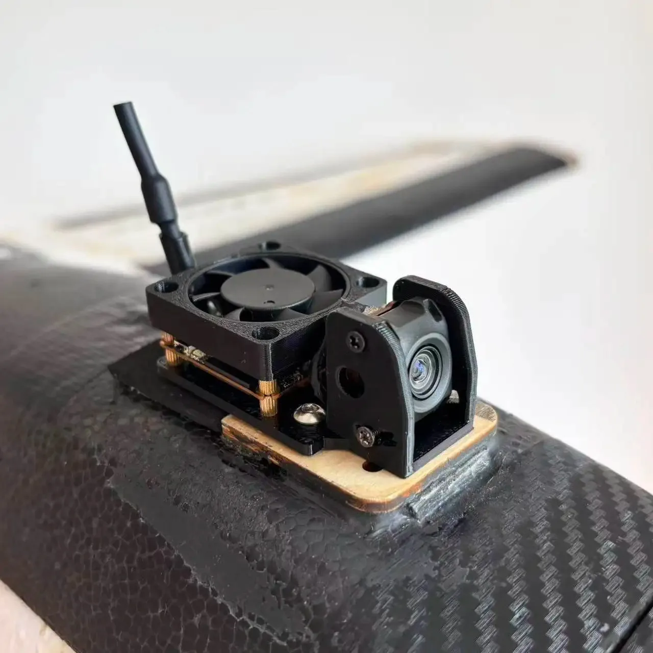 FPV 3D Printed PETG Material Fixed Mounting Bracket Camera Mount Gimbal Base w Cooling Fan For DJI O4 Lite O4 Wide Air Unit