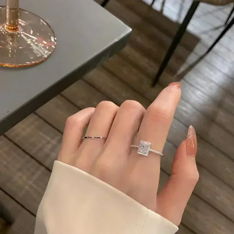 Anelli di fidanzamento per matrimonio classici di lusso Moissanite per donna Anello portafortuna quadrato Anelli regolabili color oro Gioielli con ciondoli