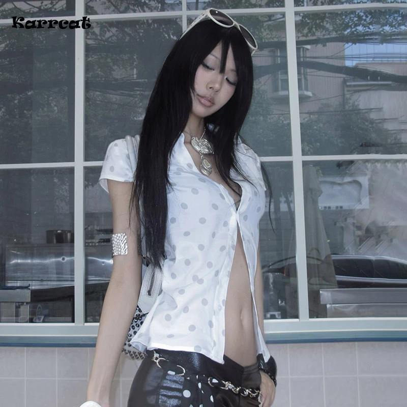 

Karrcat Гранж Эстетика Рубашка с принтом в горошек Trashy Стиль 2000-х годов Рубашка с короткими рукавами Японские блузки с v-образным вырезом Y2k Американский ретро