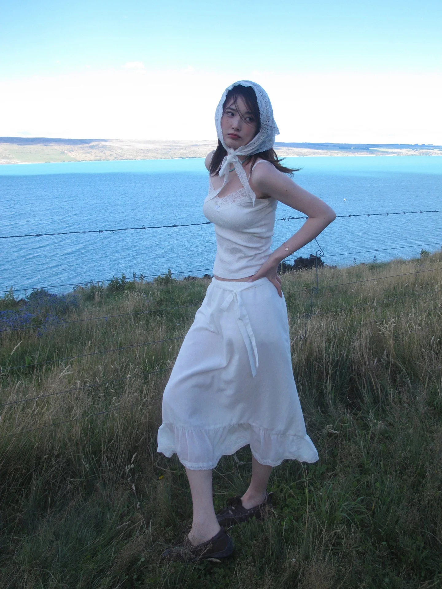 

Летний женский топ без бретелек из муслина с кружевной отделкой и текстурным пэчворком, универсальный, белый, не просвечивает