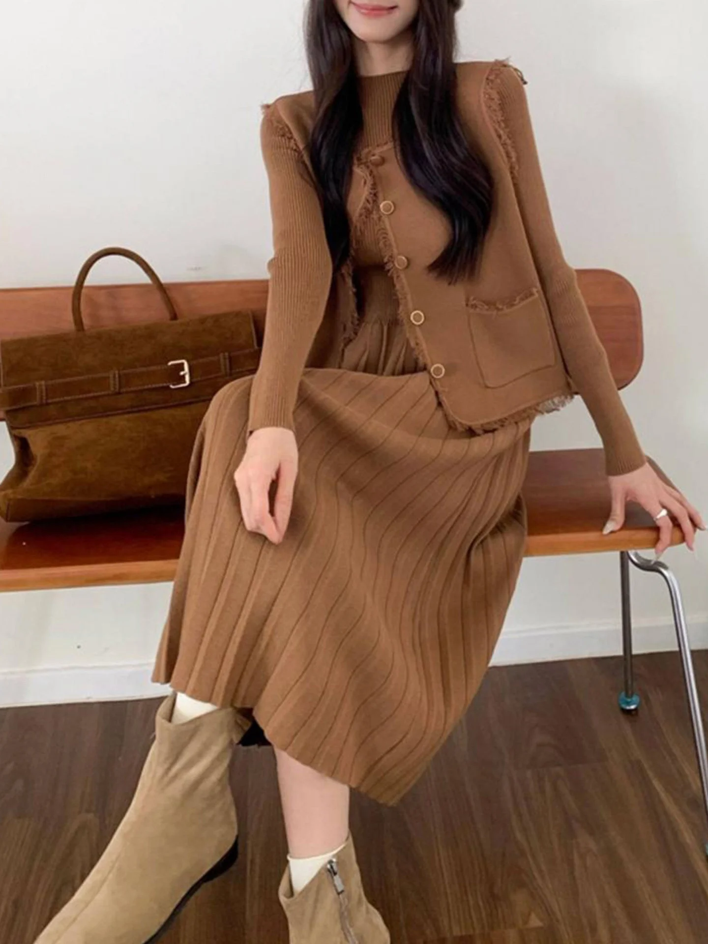 

Hong Kong Style Fashion Set Women's Spring New Elegance Outfit Vest Inner Dress Two-Piece Set Comfortable Mid-Length Skirt