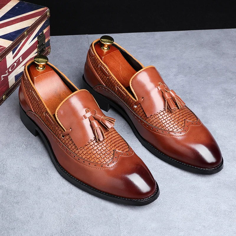 Fashion Luxury Designer Retro Pointed Brown Black Wedding Leather Oxford Shoes Men Casual Loafers Formal Dress Zapatos Hombre