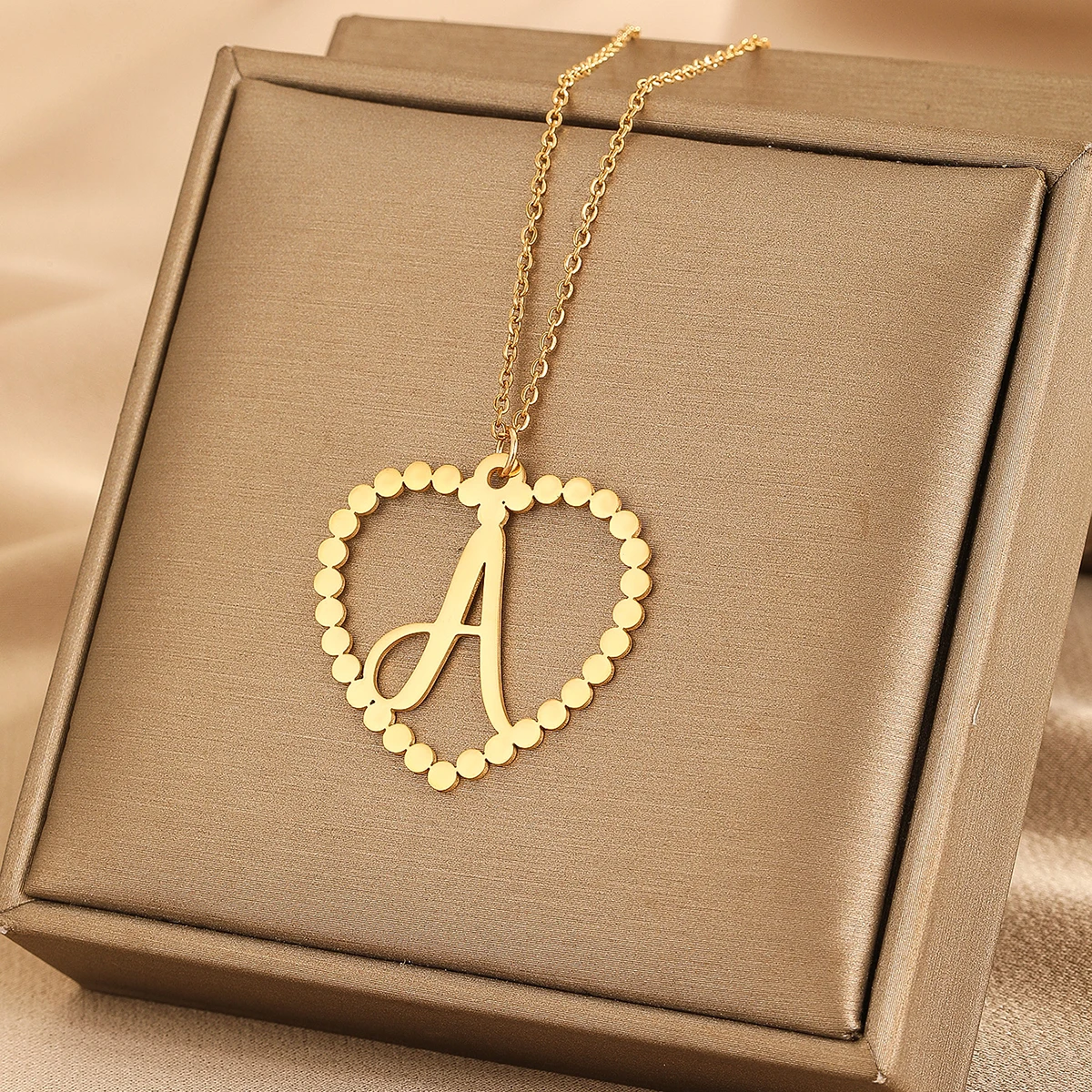 Kinitial Dainty 26 A-Z Letters Love Heart Pendant Necklace For Women Intial Name Stainless Steel Necklace Valentine\'s Day Gift