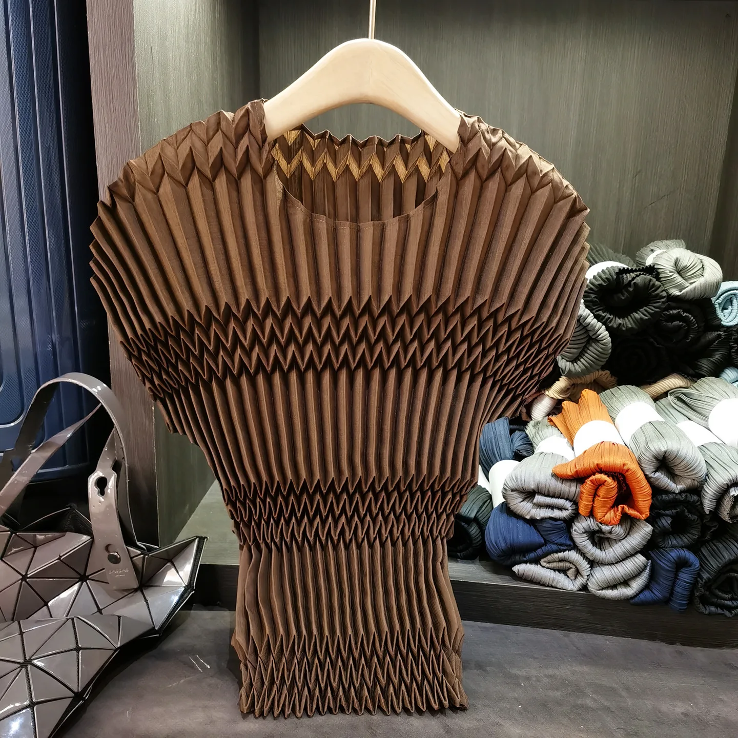 Miyake Pleated T-shirt Niche Pleated Stand-up Collar Pit Stripe Round Neck T-shirt 2025 Summer Solid Thin Short Sleeve Tops