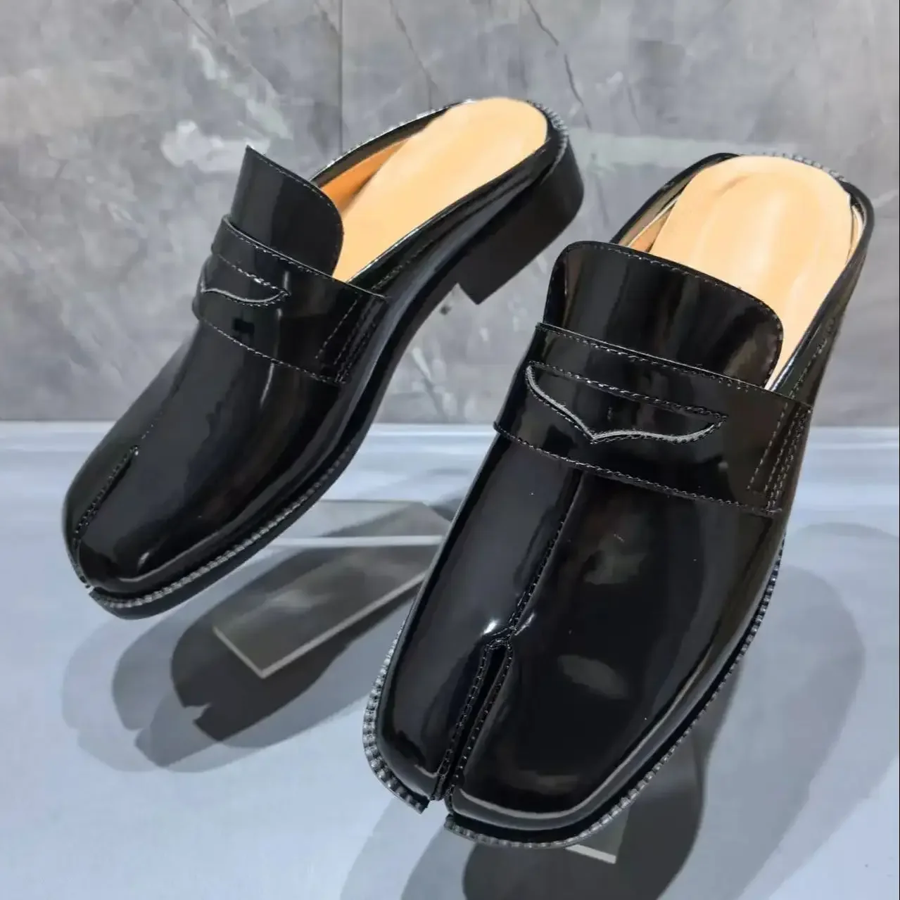 Split Toe Tabi Men's Slippers Sewing Black Patent Leather Sandals Male Slingback Slip On Shoes Man Low Heels Summer Casual 2025