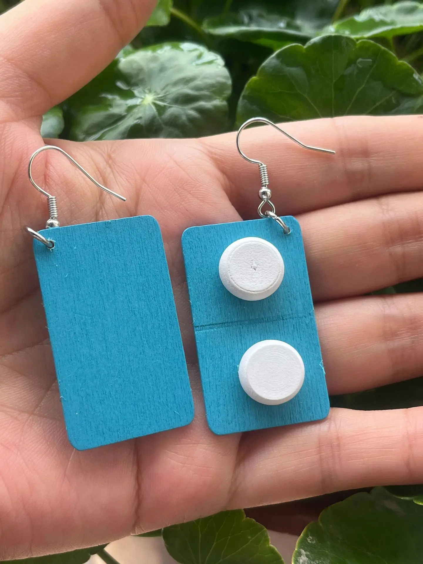 Funny Women Wood Capsule Pill Board Earrings Funny Tablet Drop Dangle Ear Hooks Female Eardrop Hiphop Jewelry Dropshipping