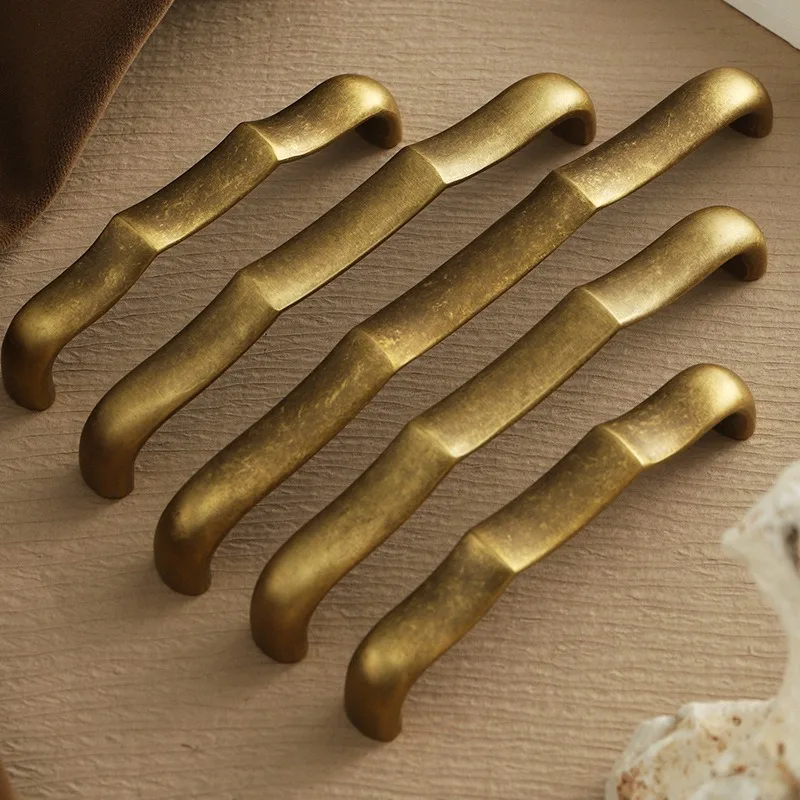 

1pcs Decorative Wavy Cabinet Pulls,Antique Brass Drawer Pulls,Kitchen Cupboard Handles for Furniture Doors